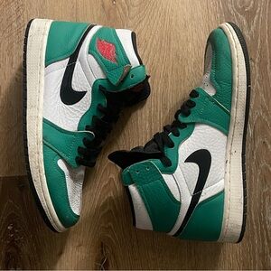 Air Jordan 1 Retro High OG "Lucky Green" sneakers